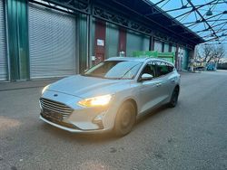 Silber Gebraucht 2018 Ford Focus Cool & Connect Limousine | 6.545 € (Fairer Preis)