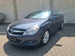 Grau Gebraucht 2007 Opel Astra Cabriolet Cosmo Cabrio | 3.990 € (Fairer Preis)