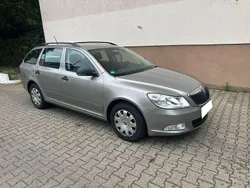 Beige Gebraucht 2012 Skoda Octavia Fun Kombi | 2.400 € (Teuer)