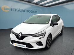 Weiß Gebraucht 2023 Renault Clio V Evolution Kleinwagen | 14.499 € (Fairer Preis)