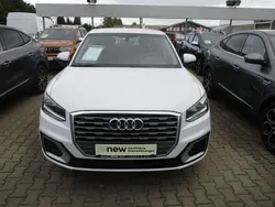 Glacier white metallic Gebraucht 2020 Audi Q2 Sport SUV | 17.850 € (Superpreis)