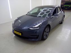 Grau Gebraucht 2020 Tesla Model 3 Standard Range Limousine | 19.400 € (Guter Preis)