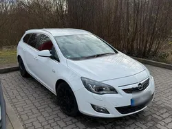 Weiß Gebraucht 2012 Opel Astra Sport Kombi | 4.000 € (Fairer Preis)
