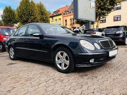 Schwarz Gebraucht 2002 Mercedes E220 Avantgarde Limousine | 2.900 € (Guter Preis)