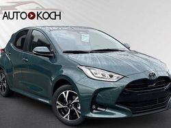 Grün Neu 2025 Toyota Yaris Hybrid Limousine | 24.940 € (Fairer Preis)