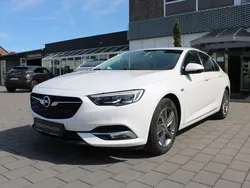 Weiß Gebraucht 2019 Opel Insignia Dynamic Limousine | 13.990 € (Guter Preis)
