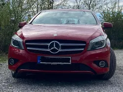 Rot Gebraucht 2013 Mercedes A180 Kleinwagen | 11.330 € (Guter Preis)