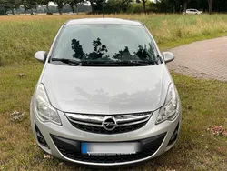 Silber Gebraucht 2011 Opel Corsa Edition Kleinwagen | 2.700 € (Guter Preis)