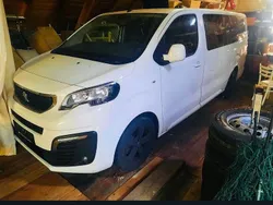 Weiß Gebraucht 2018 Peugeot Traveller Active Van / Kleinbus | 20.400 €