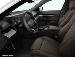 Mineralweiß metallic Gebraucht 2025 BMW 540 Comfort Edition Kombi | 65.944 € (Guter Preis)