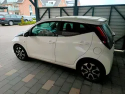 Weiß Gebraucht 2020 Toyota Aygo Kleinwagen | 10.000 € (Fairer Preis)