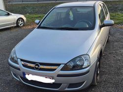 Silber Gebraucht 2003 Opel Corsa Kleinwagen | 2.000 € (Etwas zu teuer)