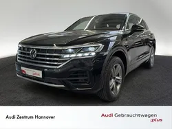 Deep black perleffekt (metallic) Gebraucht 2022 VW Touareg R-line SUV | 48.750 € (Guter Preis)