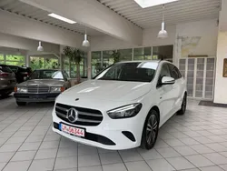 Weiß Gebraucht 2021 Mercedes B250e Van / Kleinbus | 23.499 € (Fairer Preis)