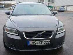 Grau Gebraucht 2007 Volvo V50 Momentum Kombi | 3.850 € (Fairer Preis)