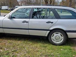 Silber Gebraucht 1997 Mercedes C250 Limousine | 7.500 €