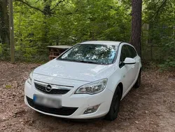 Weiß Gebraucht 2012 Opel Astra Kombi | 1.700 € (Superpreis)