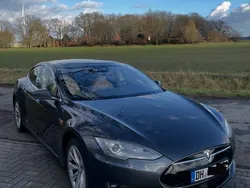 Grau Gebraucht 2015 Tesla Model S Limousine | 21.499 € (Superpreis)