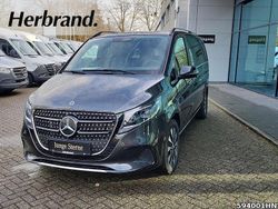 Grau Gebraucht 2025 Mercedes V300 Avantgarde Van / Kleinbus | 72.890 € (Superpreis)