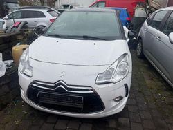 Weiß Gebraucht 2014 Citroën DS3 Chic | 2.300 € (Superpreis)