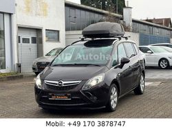 Braun Gebraucht 2015 Opel Zafira Tourer Innovation Van / Kleinbus | 11.999 € (Fairer Preis)