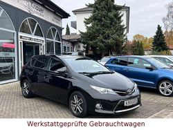 Schwarz Gebraucht 2015 Toyota Auris Edition Limousine | 11.800 € (Fairer Preis)