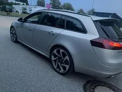 Silber Gebraucht 2011 Opel Insignia Kombi | 3.900 €