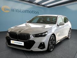 Weiß Gebraucht 2024 BMW 520 M Sport Kombi | 49.299 € (Superpreis)