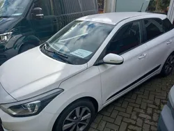 Weiß Gebraucht 2017 Hyundai i20 YES! Limousine | 11.900 € (Etwas zu teuer)