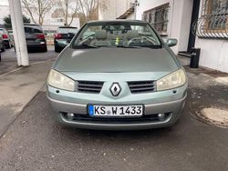 Grün Gebraucht 2005 Renault Mégane Cabriolet Privilege Cabrio | 2.499 € (Fairer Preis)
