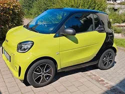 Grün Gebraucht 2021 Smart ForTwo Electric Drive Exclusive Coupé | 10.500 € (Superpreis)
