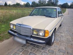 Beige Gebraucht 1983 Mercedes 300 Limousine | 11.000 €