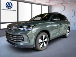 Cipressinogrün metallic Neu 2025 VW Tiguan Elegance SUV | 49.990 € (Guter Preis)