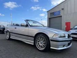 Silber Gebraucht 2001 BMW 318 Cabriolet M Sport Cabrio | 7.777 € (Fairer Preis)