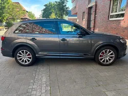 Grau Gebraucht 2021 Audi SQ7 SUV | 69.500 €
