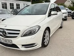 Weiß Gebraucht 2013 Mercedes B180 Van / Kleinbus | 7.399 € (Fairer Preis)