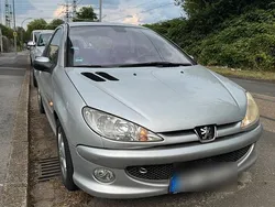 Grau Gebraucht 2004 Peugeot 206 Kleinwagen | 600 € (Superpreis)