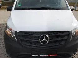 Weiß Gebraucht 2022 Mercedes Vito Van / Kleinbus | 19.900 €
