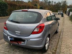 Silber Gebraucht 2008 Opel Corsa Kleinwagen | 1.450 € (Etwas zu teuer)