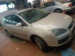 Silber Gebraucht 2005 Ford Focus Trend Kombi | 1.600 € (Teuer)