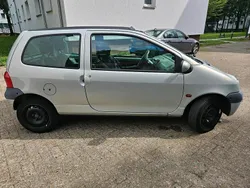Silber Gebraucht 2002 Renault Twingo Kleinwagen | 1.500 €