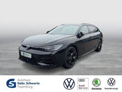 Schwarz Gebraucht 2024 VW Passat R-line Kombi | 40.780 €