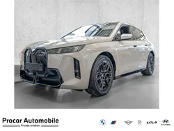 Dune grey metallic Neu 2025 BMW iX M Sport SUV | 102.500 € (Fairer Preis)