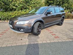 Braun Gebraucht 2016 Volvo XC70 Summum SUV | 22.850 € (Fairer Preis)