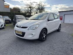 Weiß Gebraucht 2012 Hyundai i20 Classic Limousine | 4.690 € (Etwas zu teuer)