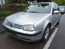 Silber Gebraucht 2002 VW Golf IV Comfortline Limousine | 2.500 € (Fairer Preis)