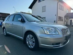 Silber Gebraucht 2006 Toyota Avensis Executive Kombi | 2.700 € (Fairer Preis)