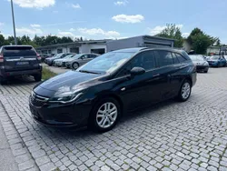 Onyx schwarz Gebraucht 2017 Opel Astra Edition Kombi | 5.400 € (Teuer)