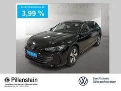 Grenadillschwarz metallic Gebraucht 2024 VW Passat IQ Drive Kombi | 31.906 € (Guter Preis)
