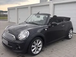 Schwarz Gebraucht 2013 Mini Cooper Kleinwagen | 8.400 € (Etwas zu teuer)